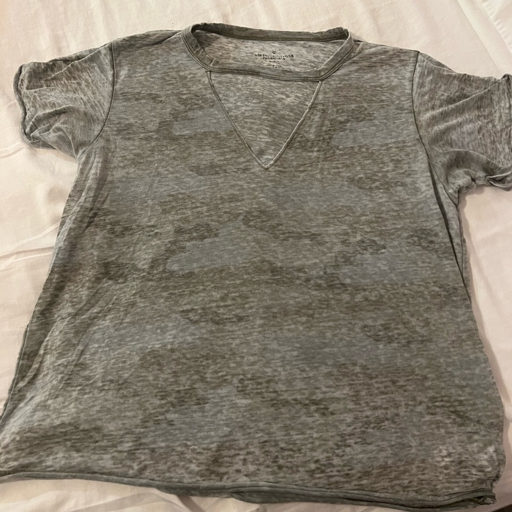 American eagle army cut out t-shirt